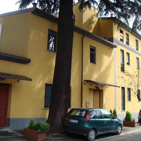 Residence Il Pino Сароно Екстериор снимка